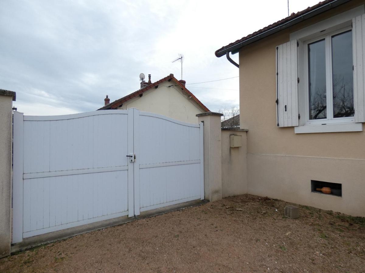 Gite De L Epinette Commentry Exterior foto