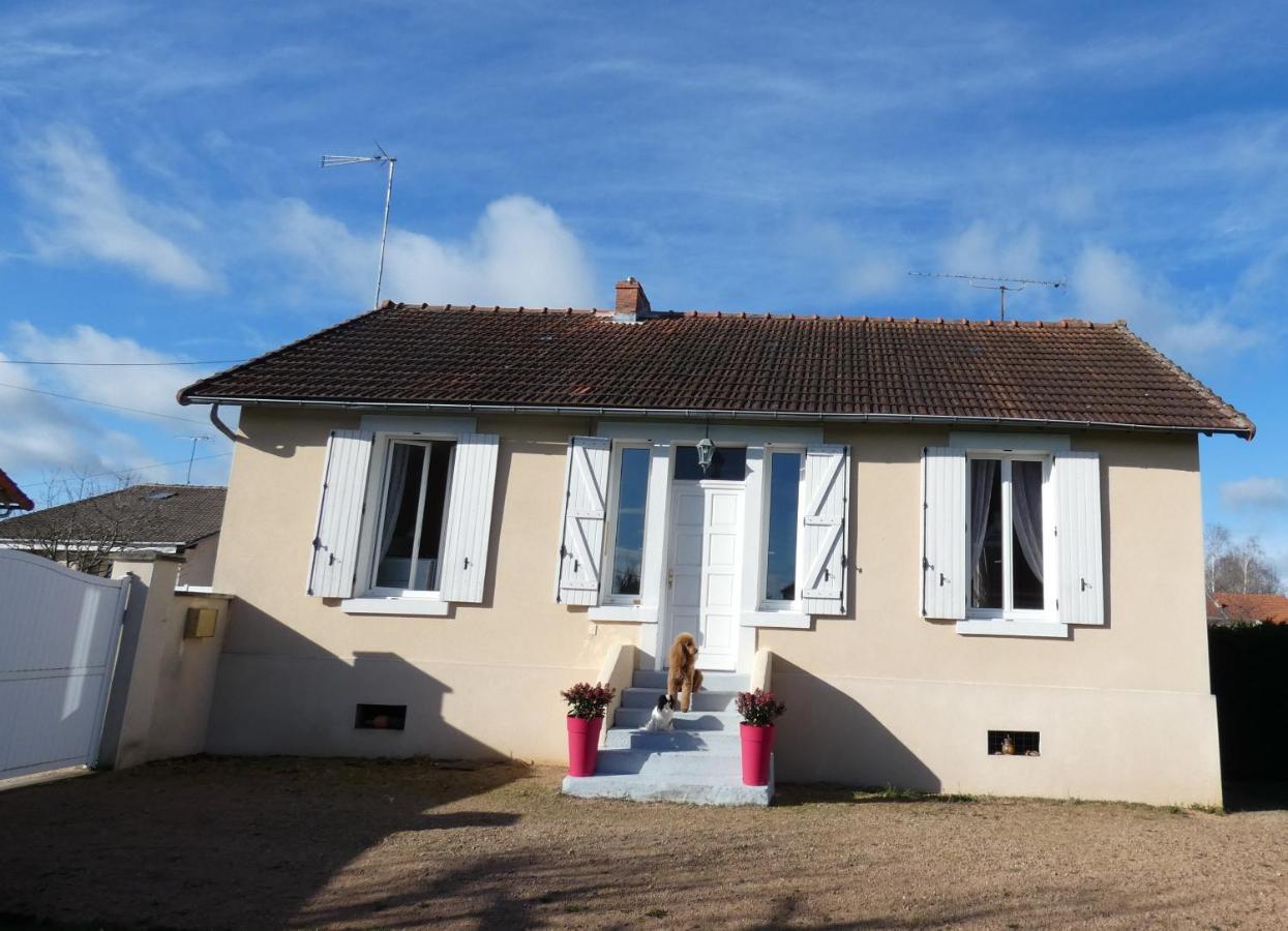 Gite De L Epinette Commentry Exterior foto